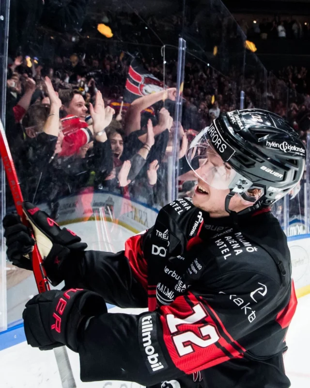Clutch performance 🚨

Two goals and the OT winner to clinch the final playoff spot for @malmoredhawks. Huge from @linus0berg!