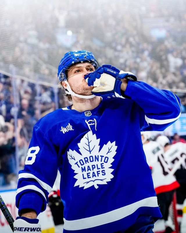William Nylander became the second Swedish player in NHL history to record three consecutive 40-goal seasons, joining the great Marcus Näslund. 📜